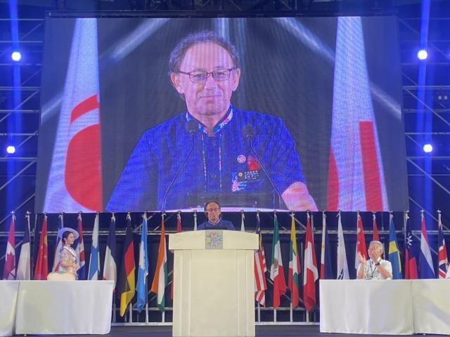 写真：開会式の様子1