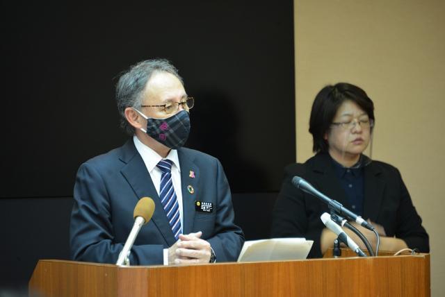 写真：会見の様子1