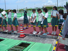 写真：見学風景1