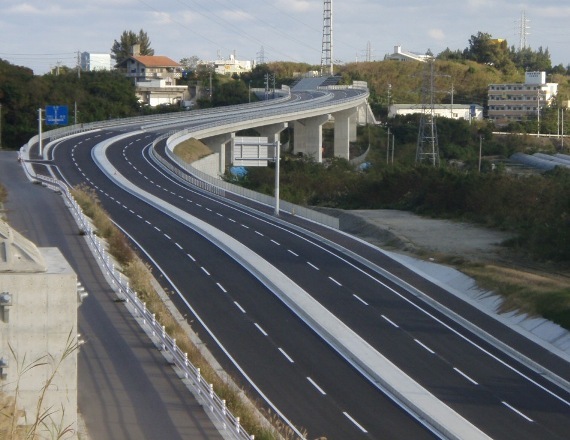 写真：一般県道具志川沖縄線