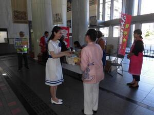 写真:販売の様子