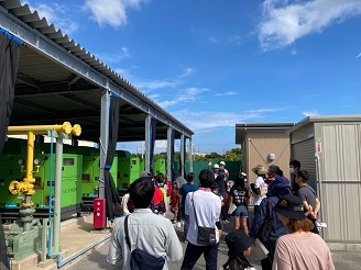 写真：見学会の様子2